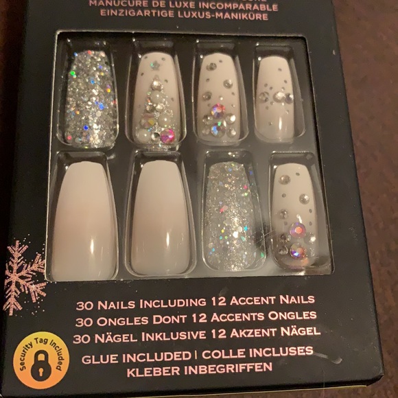 💅🏼 KISS Masterpiece Coffin Style Nail Set in Champagne - Picture 8 of 8